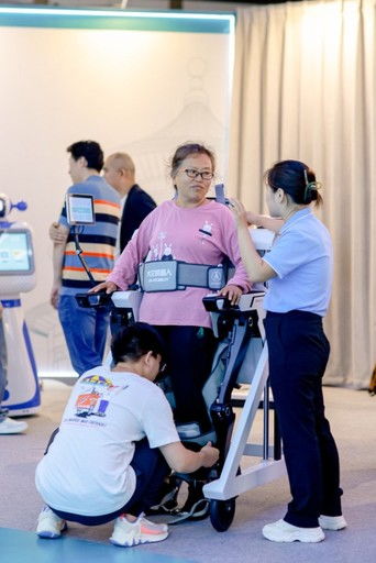 積極融入新時(shí)代首都發(fā)展 奮發(fā)有為譜寫京彩華章——首都養(yǎng)老服務(wù)的高質(zhì)量發(fā)展之路